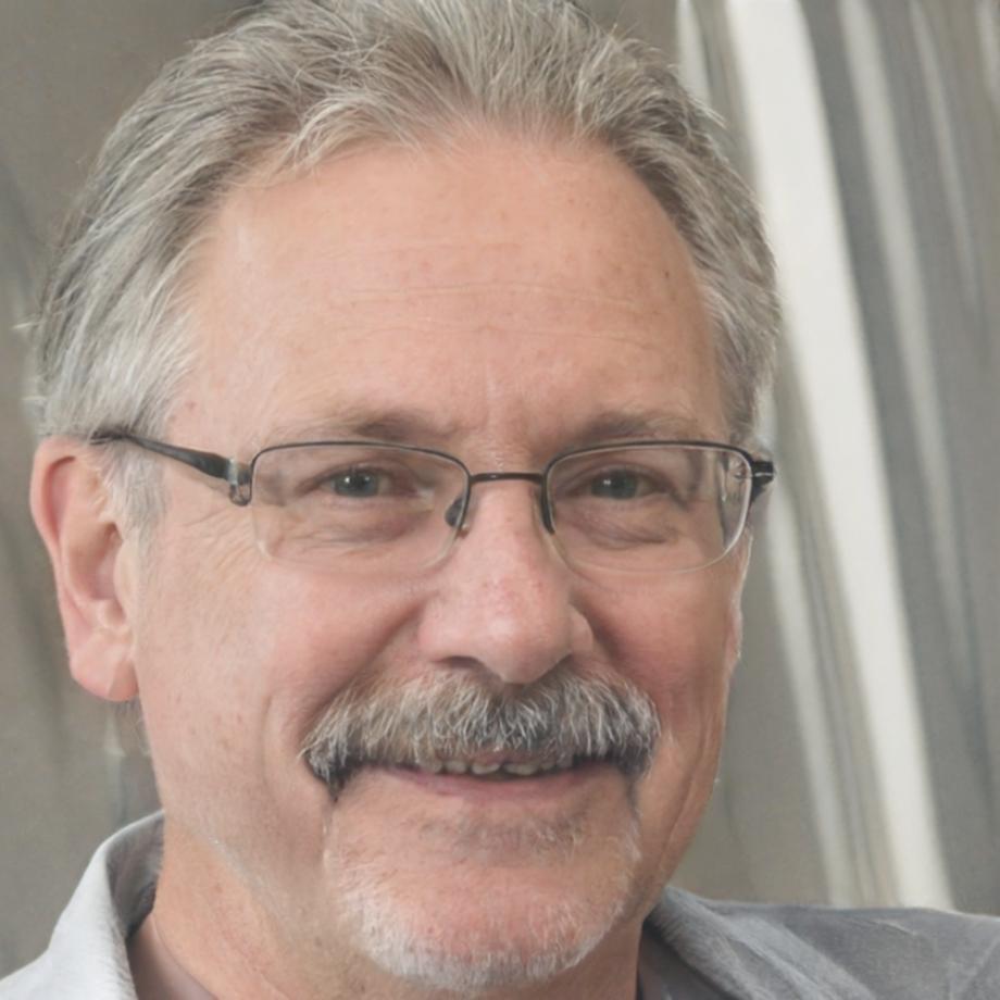 Lachlan Thwaites, Senior Budget Planning Instructor